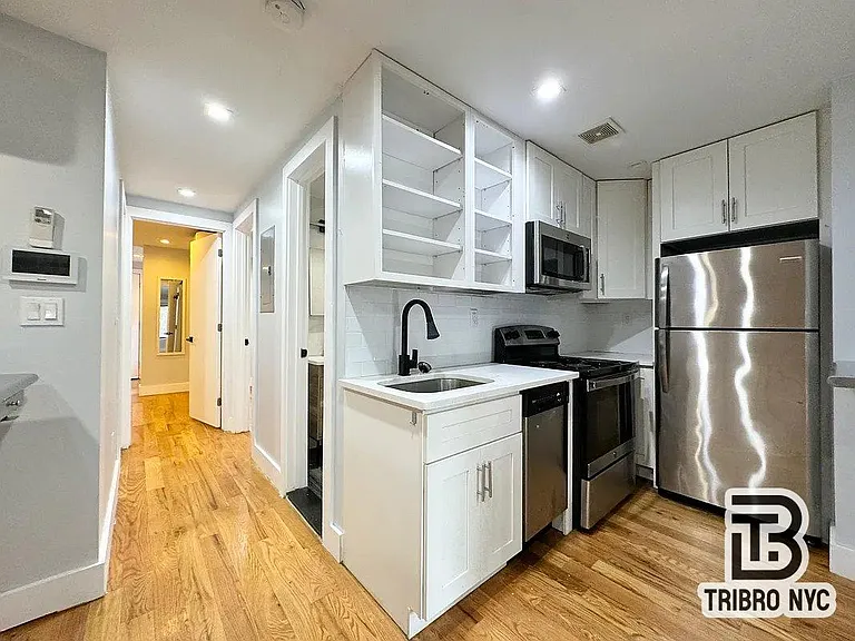 225 Halsey St #1 — Photo 7