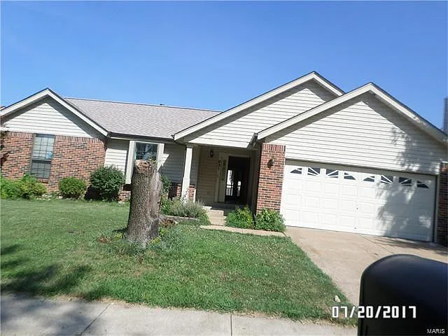 631 Bugle Run Dr photo 1