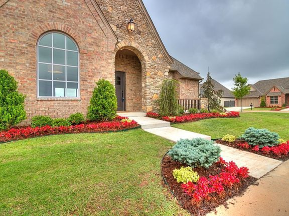 3rd image of 16404 La Crema Dr
