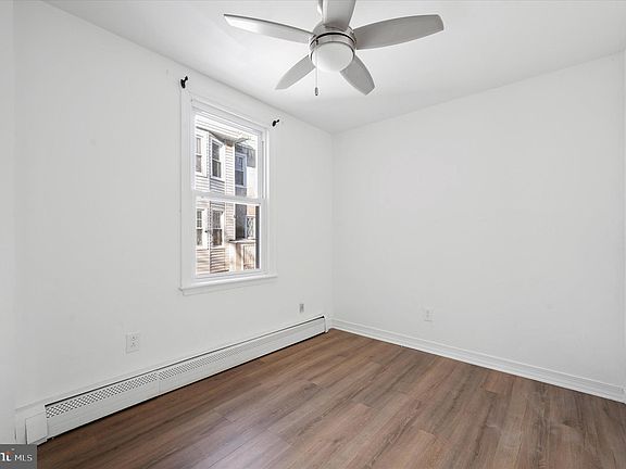 4th image of 915 Pembroke Ave