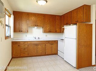 705 McKnight Rd N APT 202, Saint Paul, MN 55119