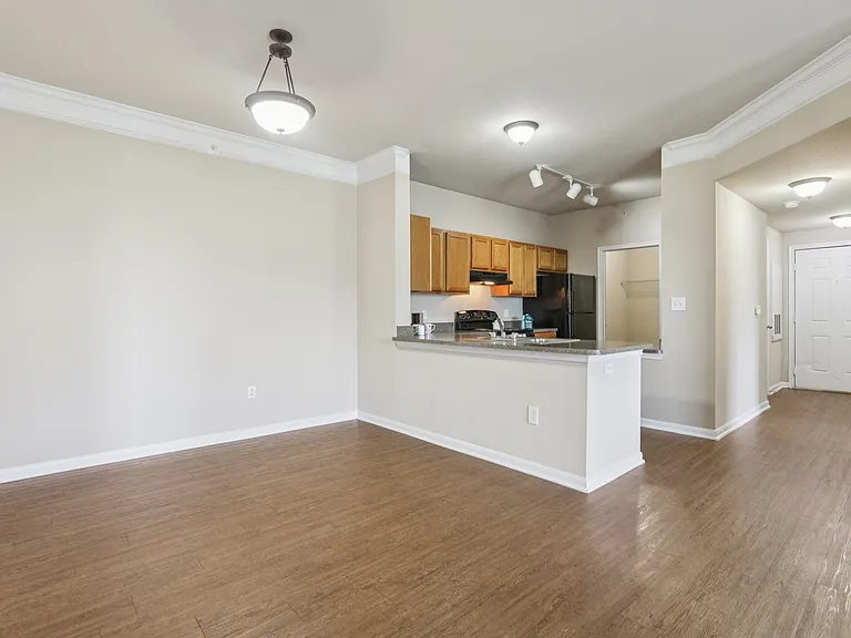 River Valley Apartments — Photo 32