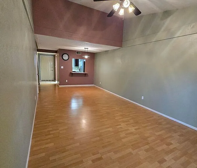 4540 W Maryland Ave — Photo 3
