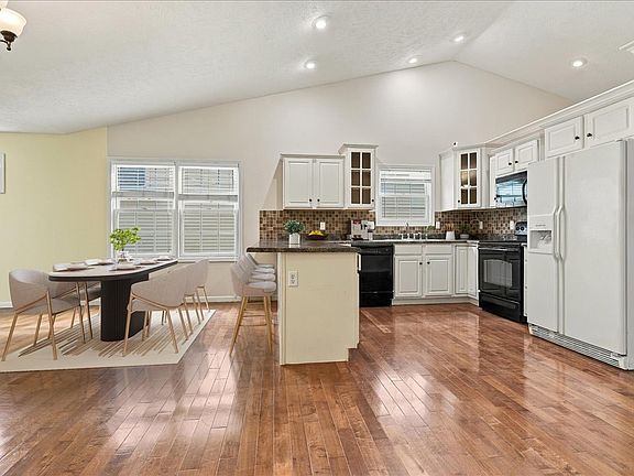 5th image of 1524 Belclare Rd
