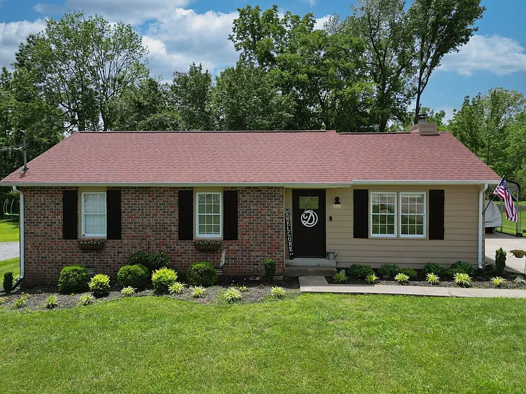 409 Sunnybrook Dr — Photo 1
