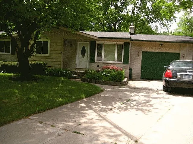141 W Beechdale St photo 1