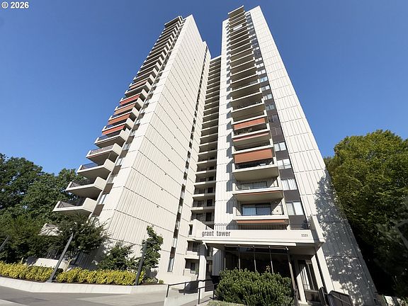 3rd image of 2221 SW 1st Ave APT 823