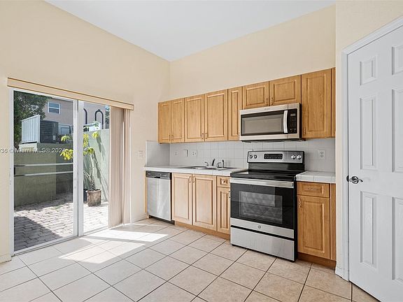 5th image of 2448 SE 19th Ct #2448