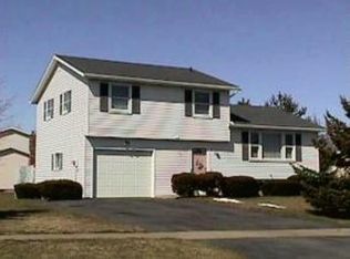 35 Donna Marie Cir, Rochester, NY 14606