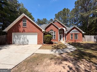 335 Hunters Gln, Fayetteville, GA 30215