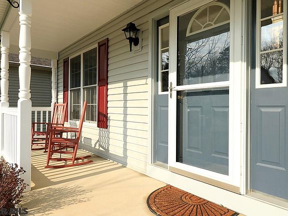 3rd image of 221 Ghaner Dr