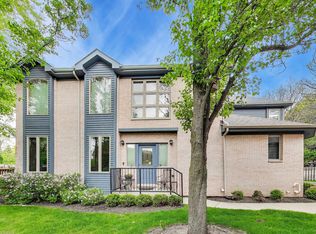 1784 Chestnut Ave, Glenview, IL 60025