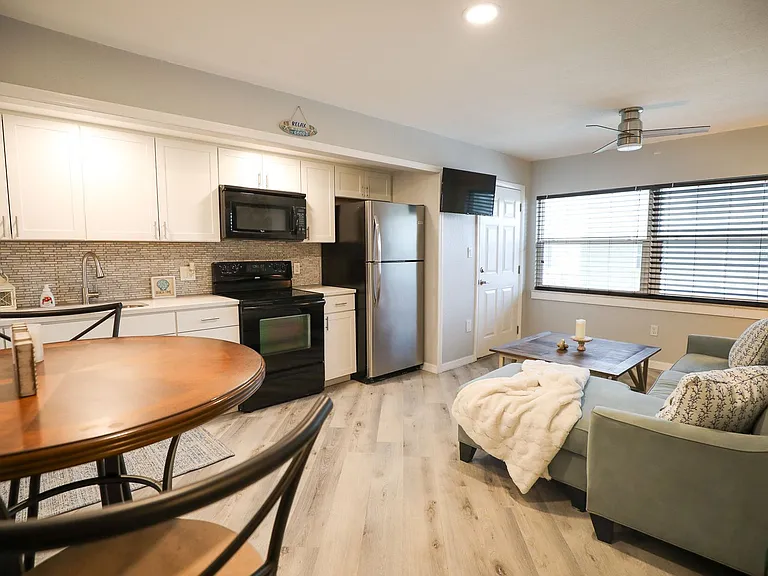 17620 Lee Ave — Photo 41