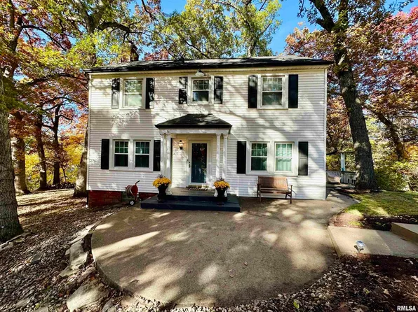 2141 10th Street Pl, East Moline, IL 61244