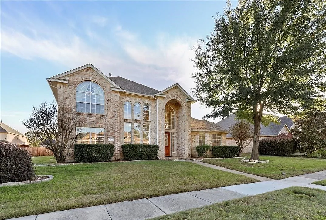 4 bed, 3.0 bath, 3177 sqft, $3,300 — Photo 2