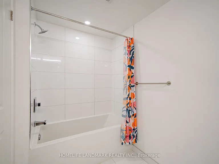 395 Bloor St E #2302 — Photo 14