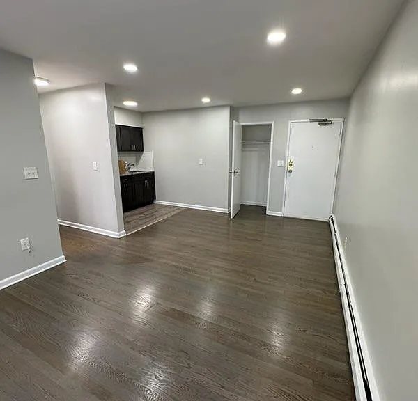 920 Spofford Ave #3 — Photo 3