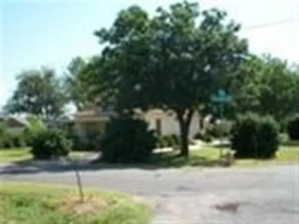 900 N Cessna Rd, Hutchinson, KS 67501