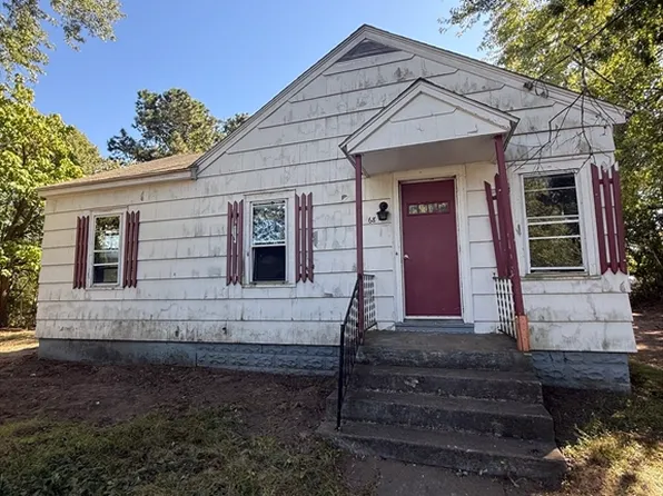 68 Fairview St, Ludlow, MA 01056