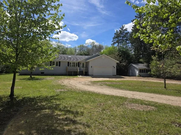W8680 Fawn Ct, Wautoma, WI 54982