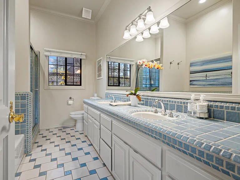 470 Eastin Dr — Photo 20