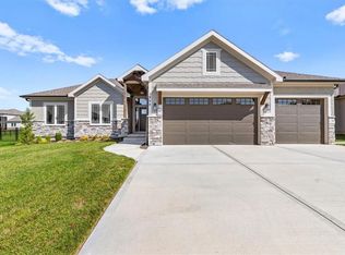 1908 NE Park Ridge Dr, Lees Summit, MO 64064
