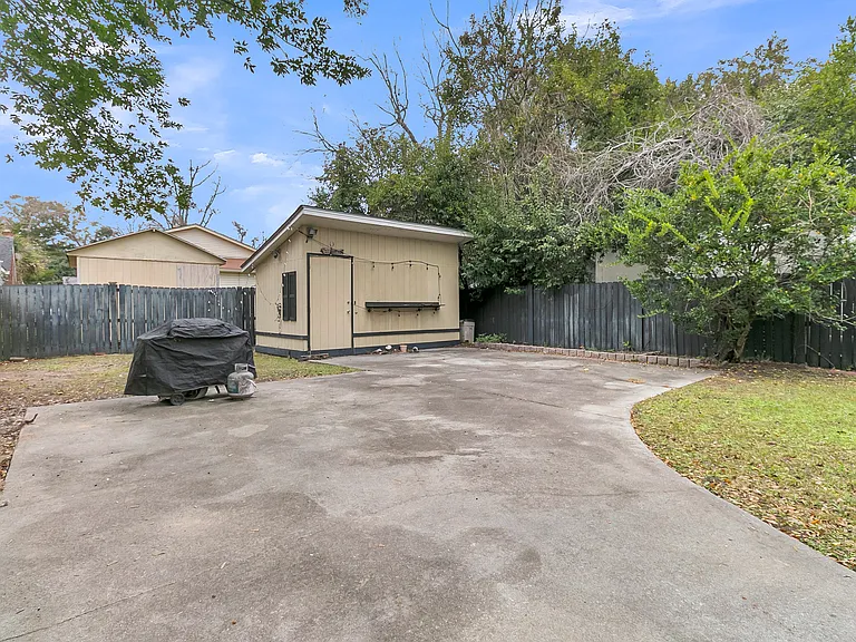 1195 King St — Photo 40