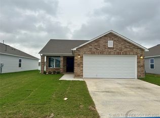 1102 W Lawton Rd, Claremore, OK 74019
