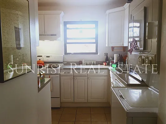 Rented by Sunrise Real Estate | media 37