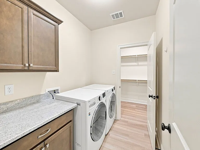7211 Kenilworth Crossing Ave — Photo 13