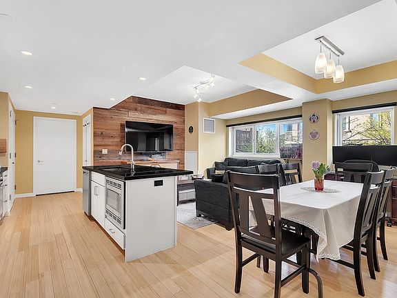 2nd image of 560 Carroll St APT 2C