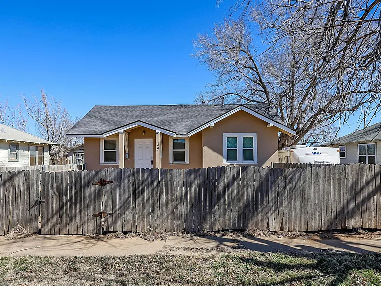 3905 S Tyler St — Photo 2