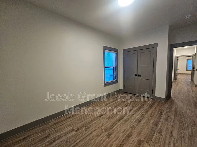 5157 N Beach Dr — Photo 8