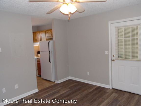 3rd image of 1542 Diuguid Dr APT C