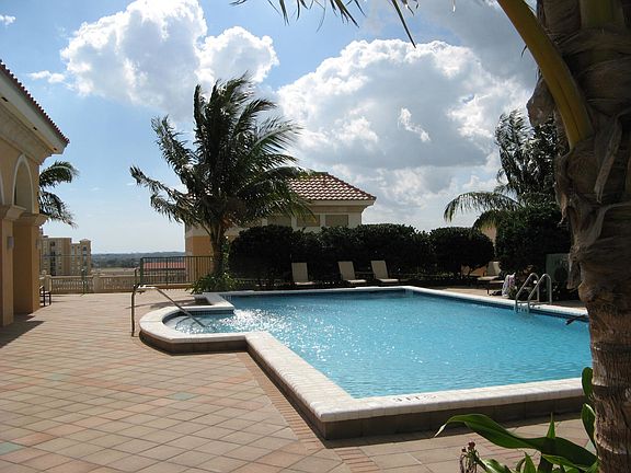 5th image of 403 S Sapodilla Ave APT 515