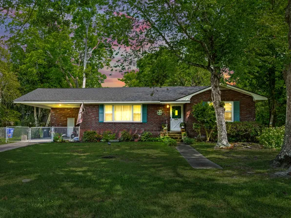 1905 Aichele Dr, North Charleston, SC 29406