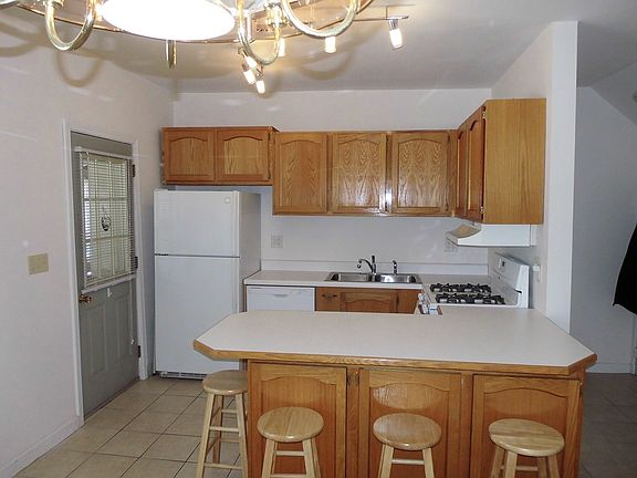 5th image of 131 Morse St