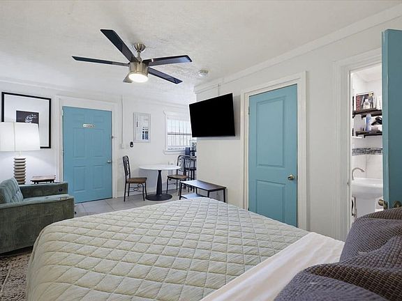 5th image of 235 Walnut St NW APT H