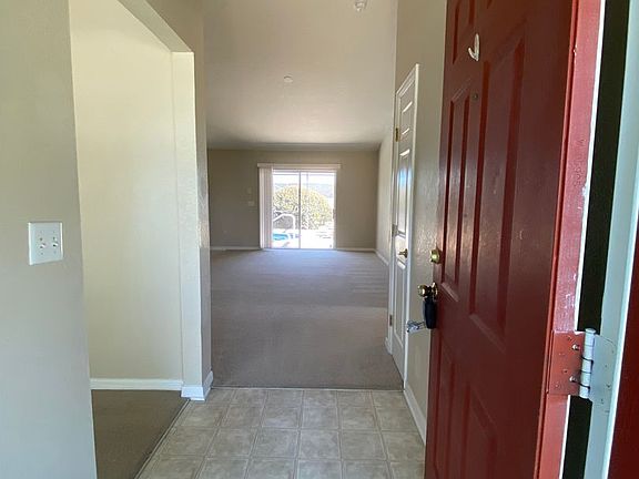 4th image of 322 Sierra Cir
