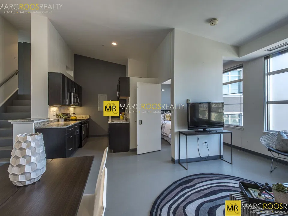158 E Berkeley St #518