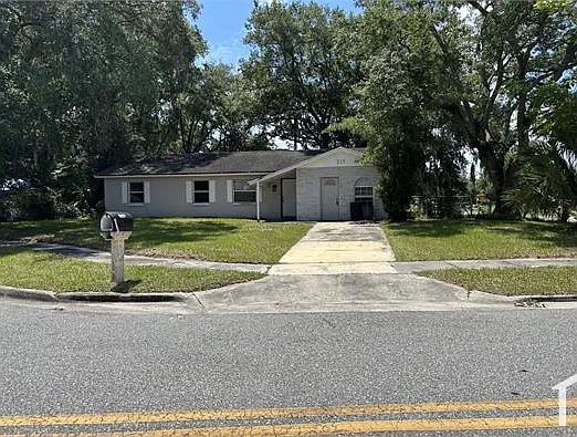 215 Academy Ct