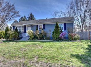 210 Irving Rd, Warwick, RI 02888