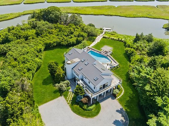 2nd image of 30 Tanners Neck Ln