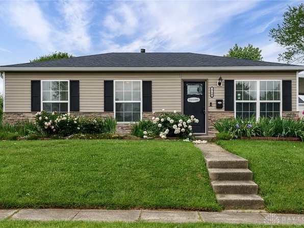 1750 Lundgren Rd, New Carlisle, OH 45344