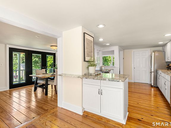 3rd image of 152 North Taylor Avenue