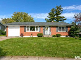 506 Westerfield Rd, Davenport, IA 52806