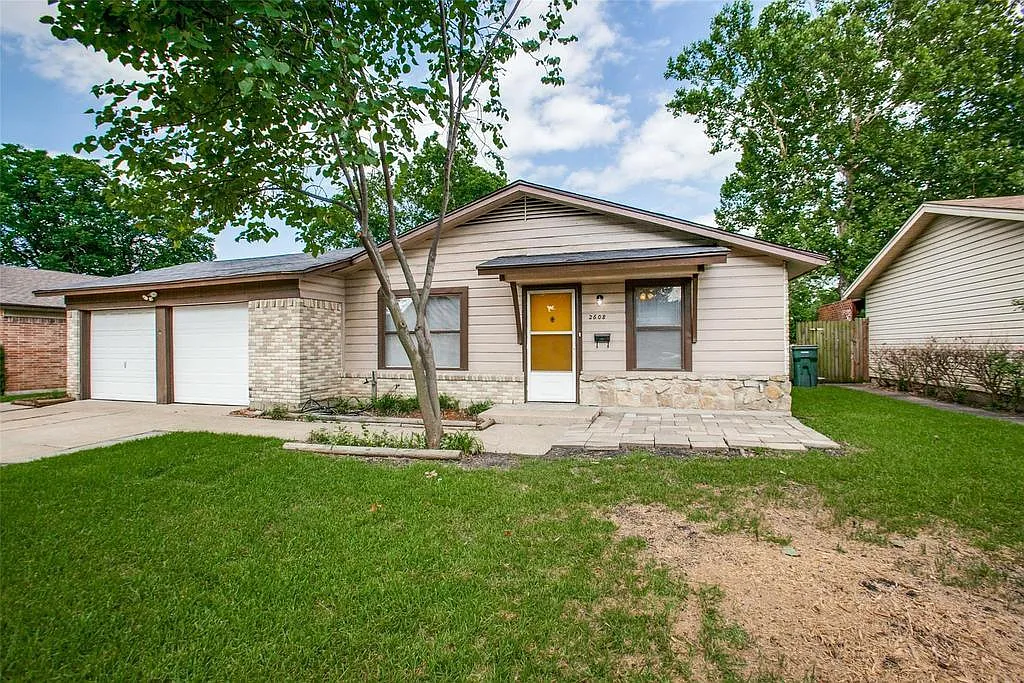 3 bed, 1345 sqft, $2,250 — Photo 1