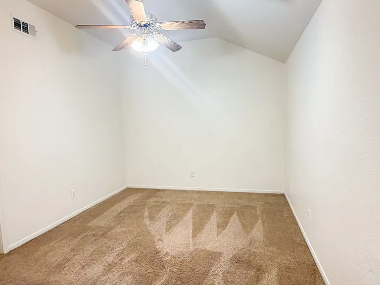 3802 Hitchrock Dr — Photo 10