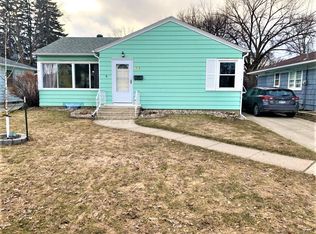 1015 13th St S, Moorhead, MN 56560