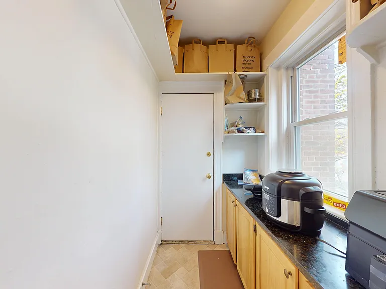 203-205 Winthrop Rd #3 — Photo 5